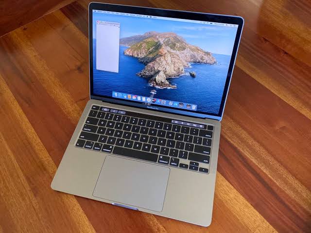 Apple MacBook Pro 13 inch 2020-i7 Processor - 32 Gb Ram- 512 Gb SSD