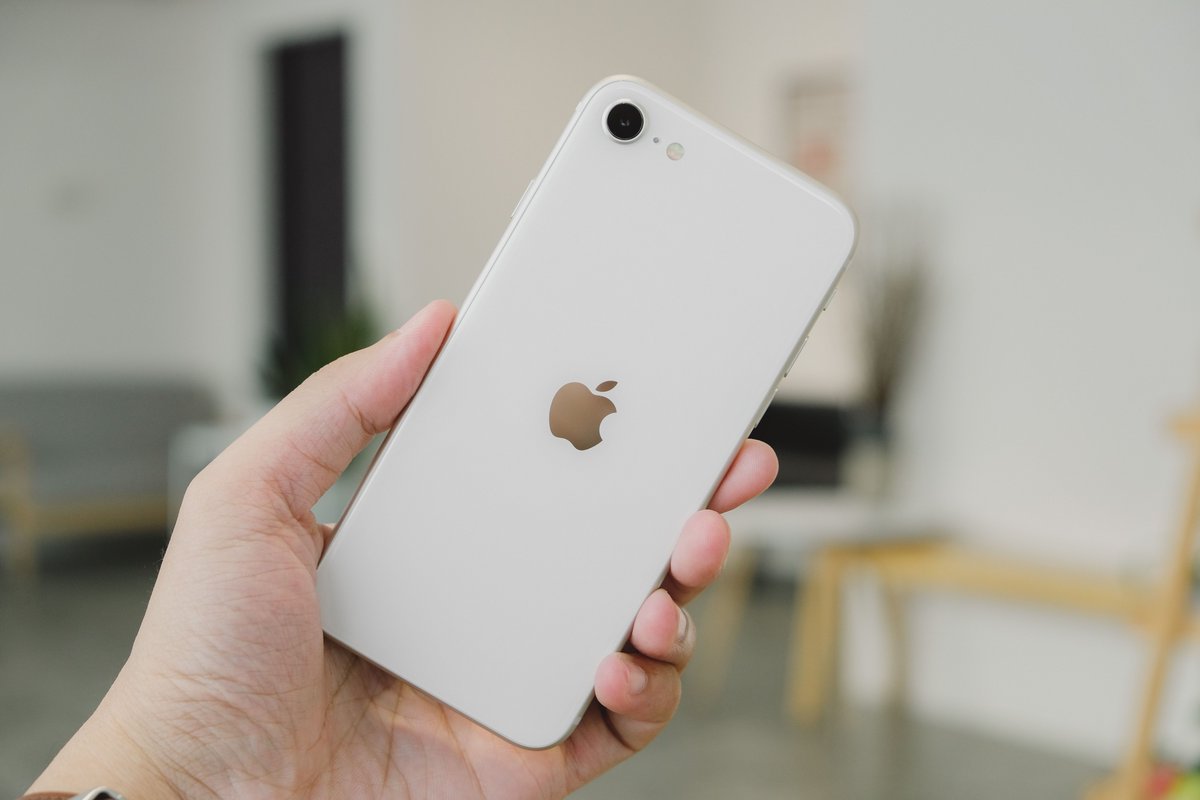 Pre-Owned iPhone SE 64 GB White Colour